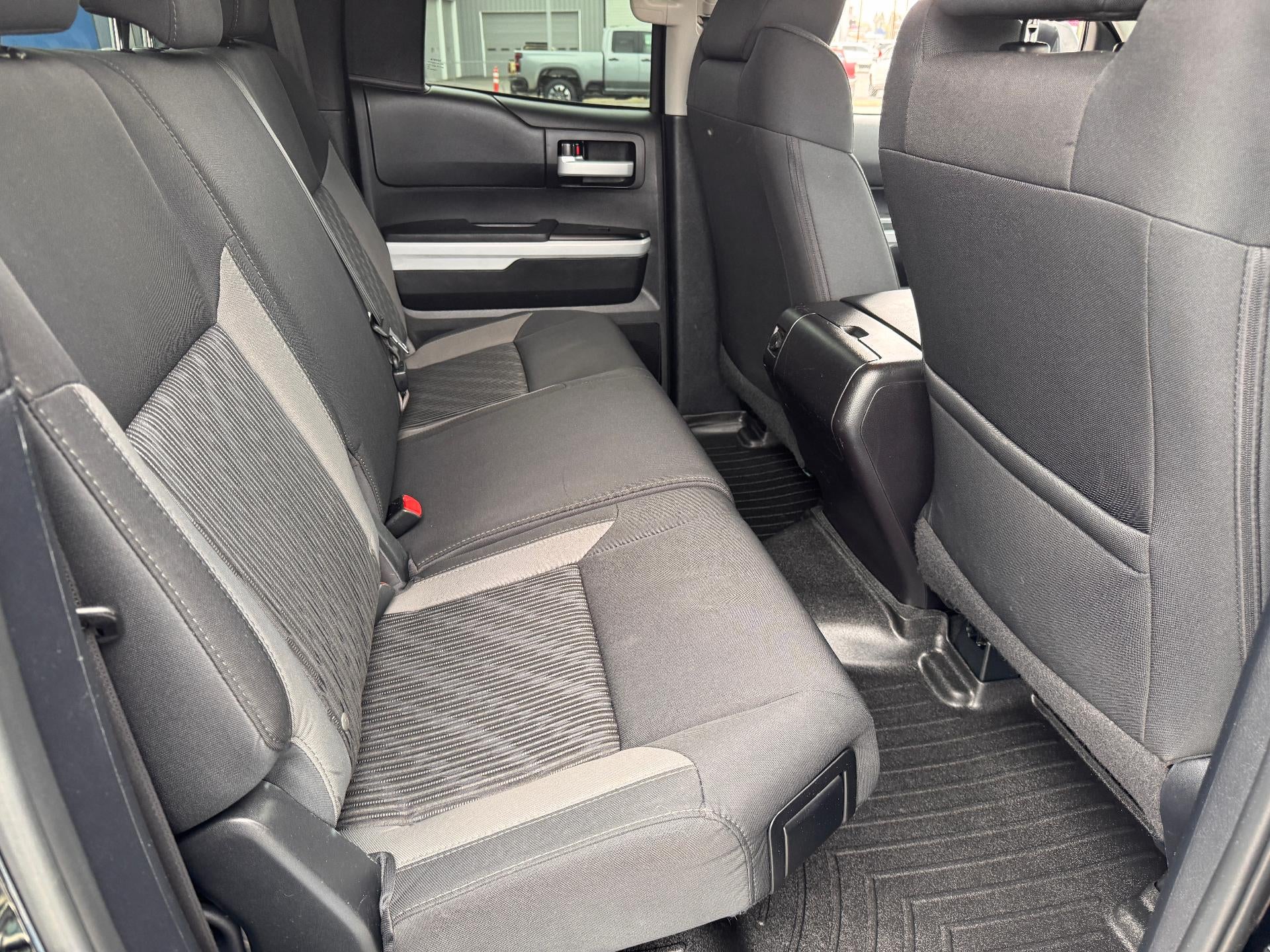 2014 Toyota Tundra 4WD Truck SR5 / DOUBLE CAB / 5.7 LITER I FORCE V8 / LOCAL TRADE