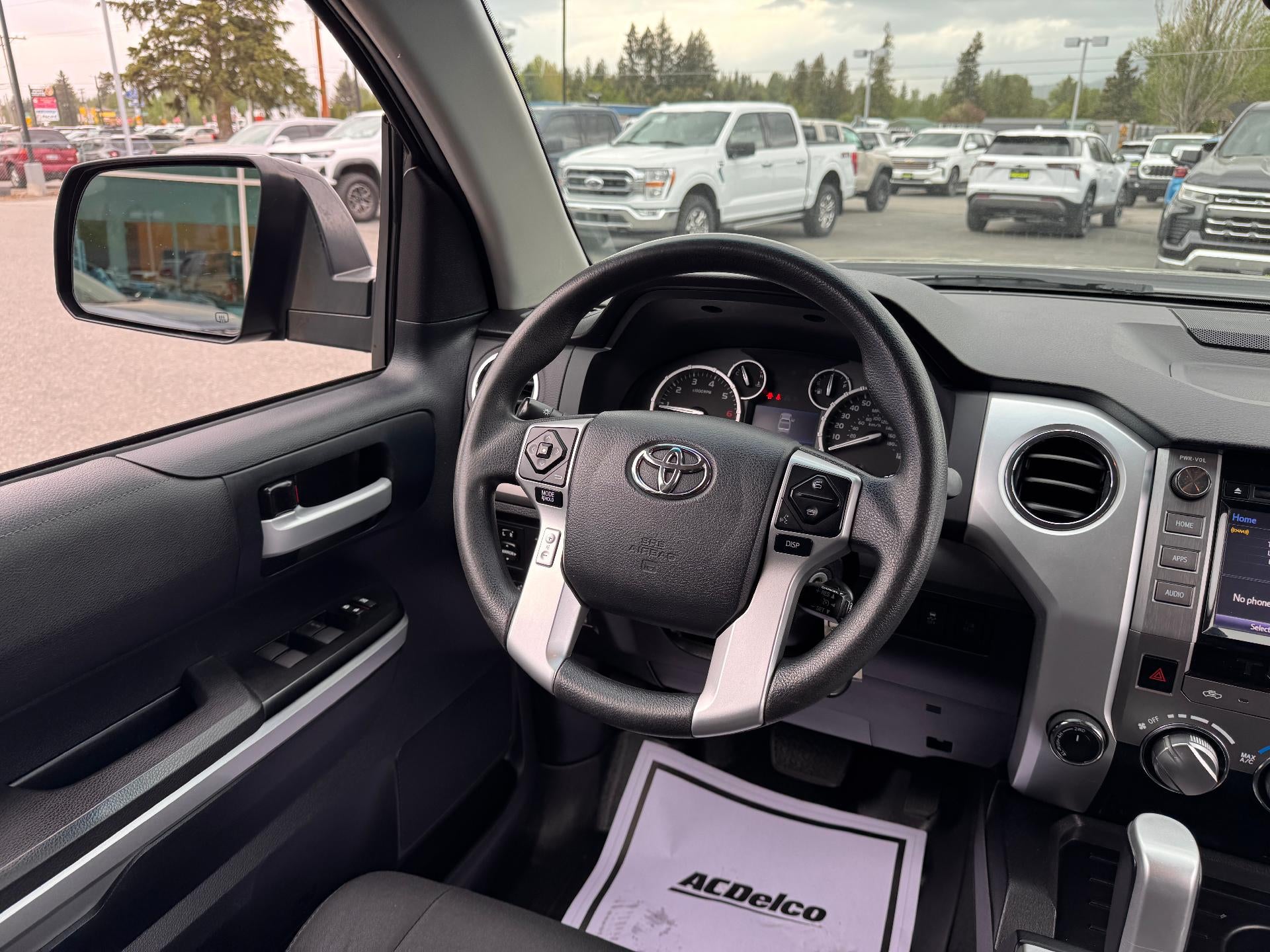 2014 Toyota Tundra 4WD Truck SR5 / DOUBLE CAB / 5.7 LITER I FORCE V8 / LOCAL TRADE