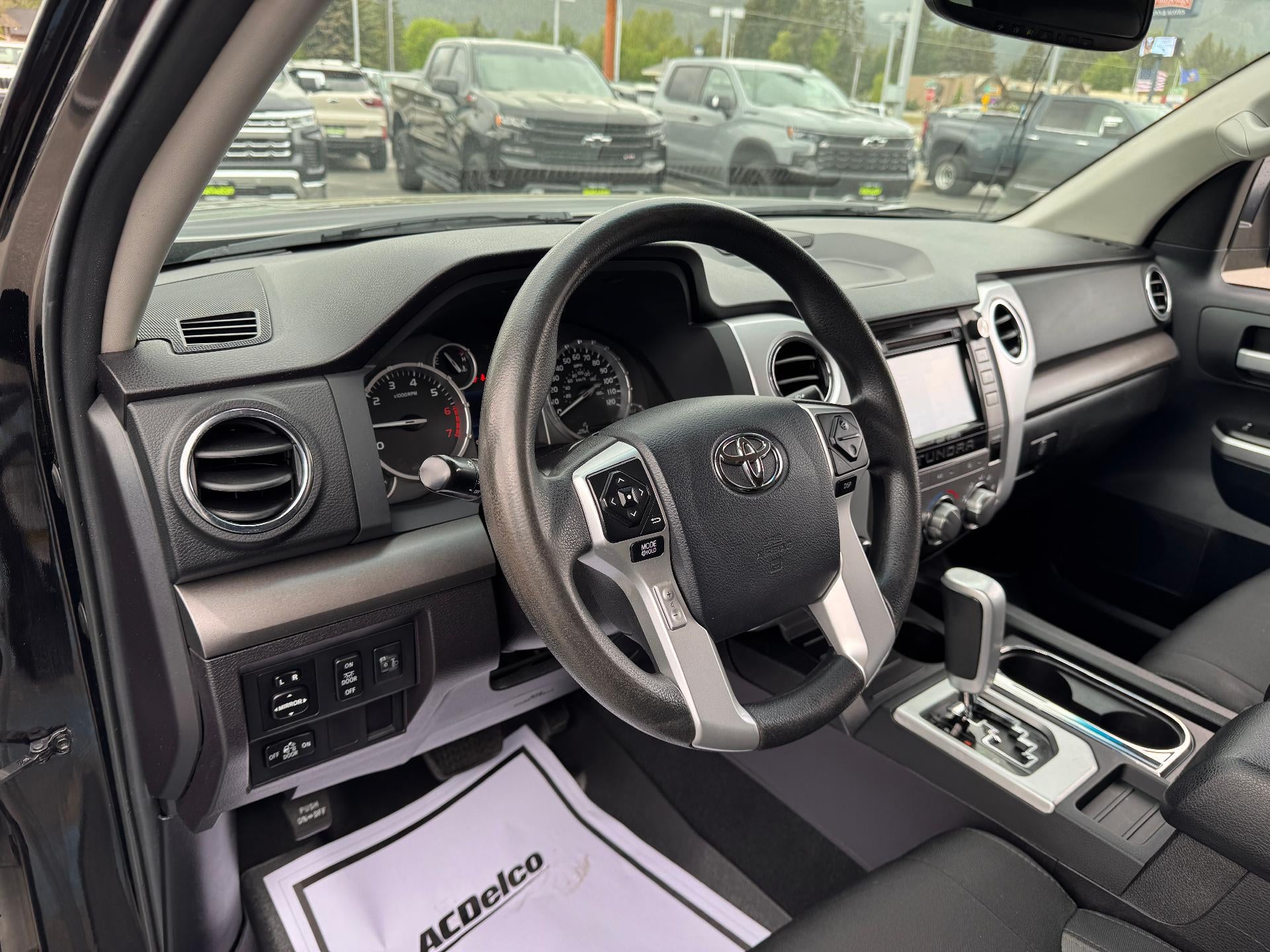 2014 Toyota Tundra 4WD Truck SR5 / DOUBLE CAB / 5.7 LITER I FORCE V8 / LOCAL TRADE