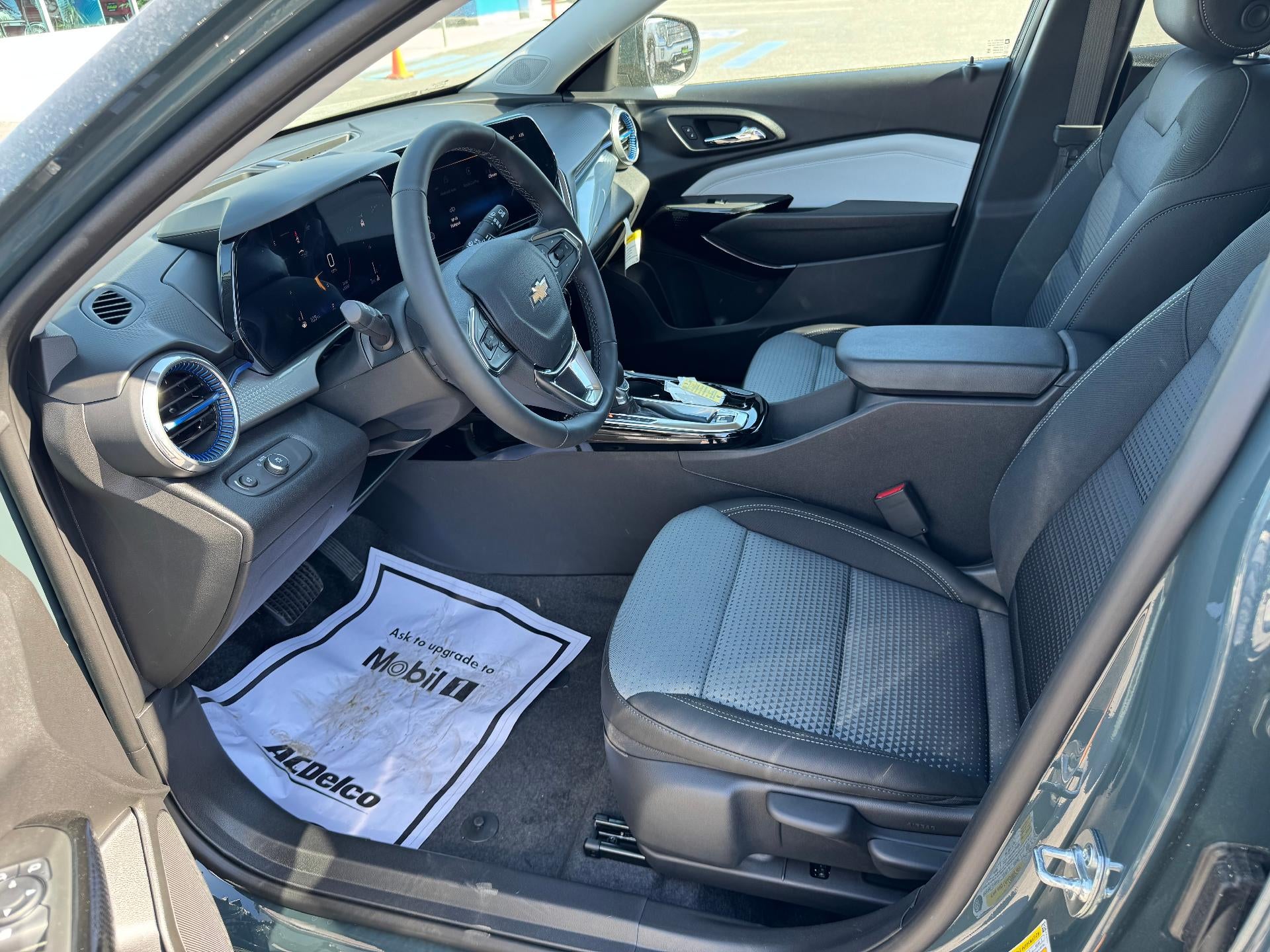 2025 Chevrolet Trax LT / ADAPTIVE CRUISE / HEATED SEATS / SAFETY PCKG / REMOTE START