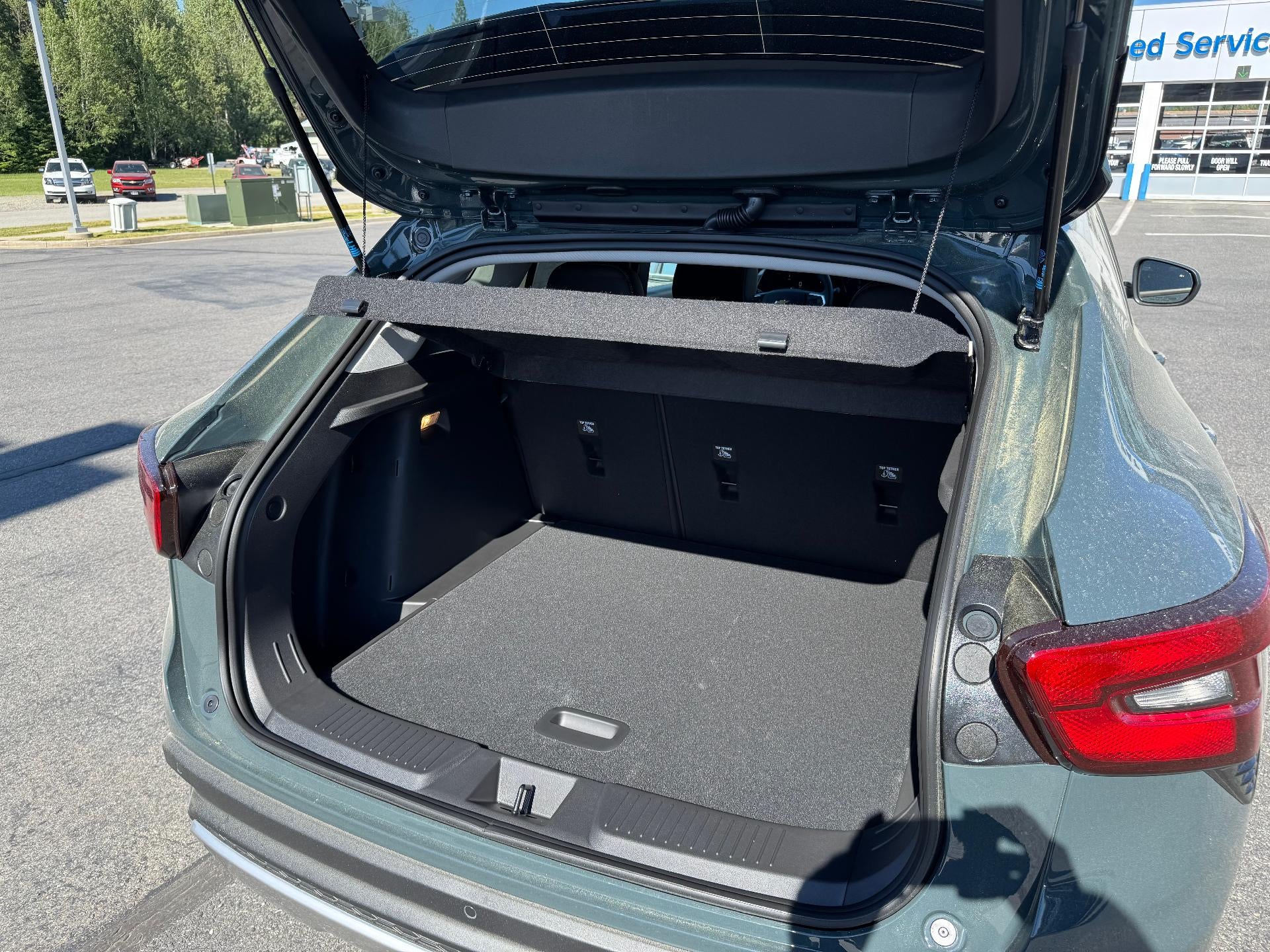 2025 Chevrolet Trax LT / ADAPTIVE CRUISE / HEATED SEATS / SAFETY PCKG / REMOTE START