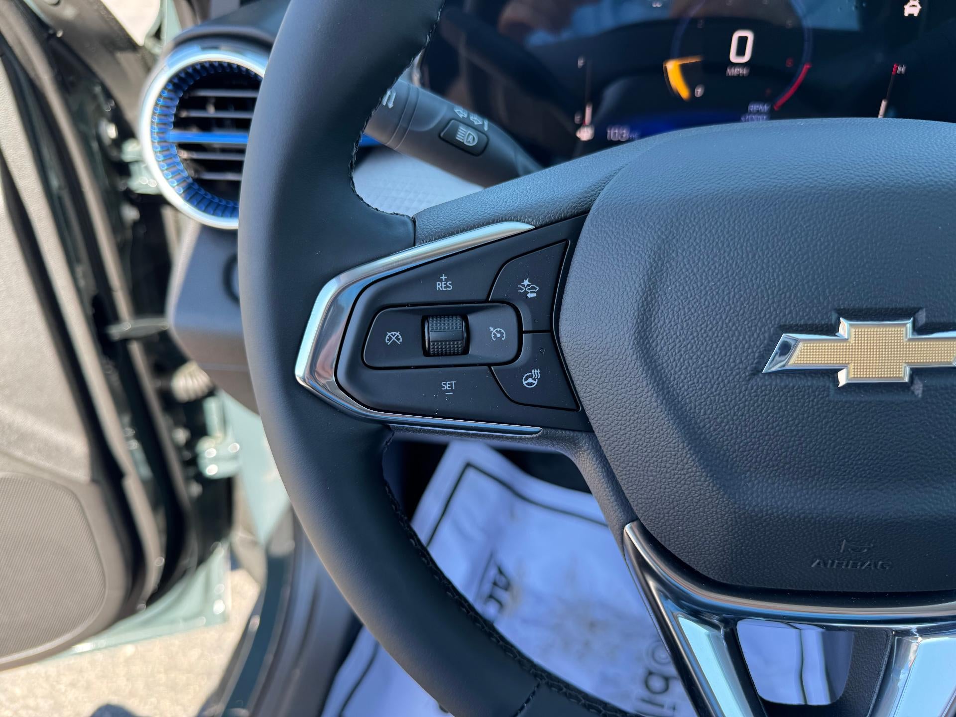 2025 Chevrolet Trax LT / ADAPTIVE CRUISE / HEATED SEATS / SAFETY PCKG / REMOTE START