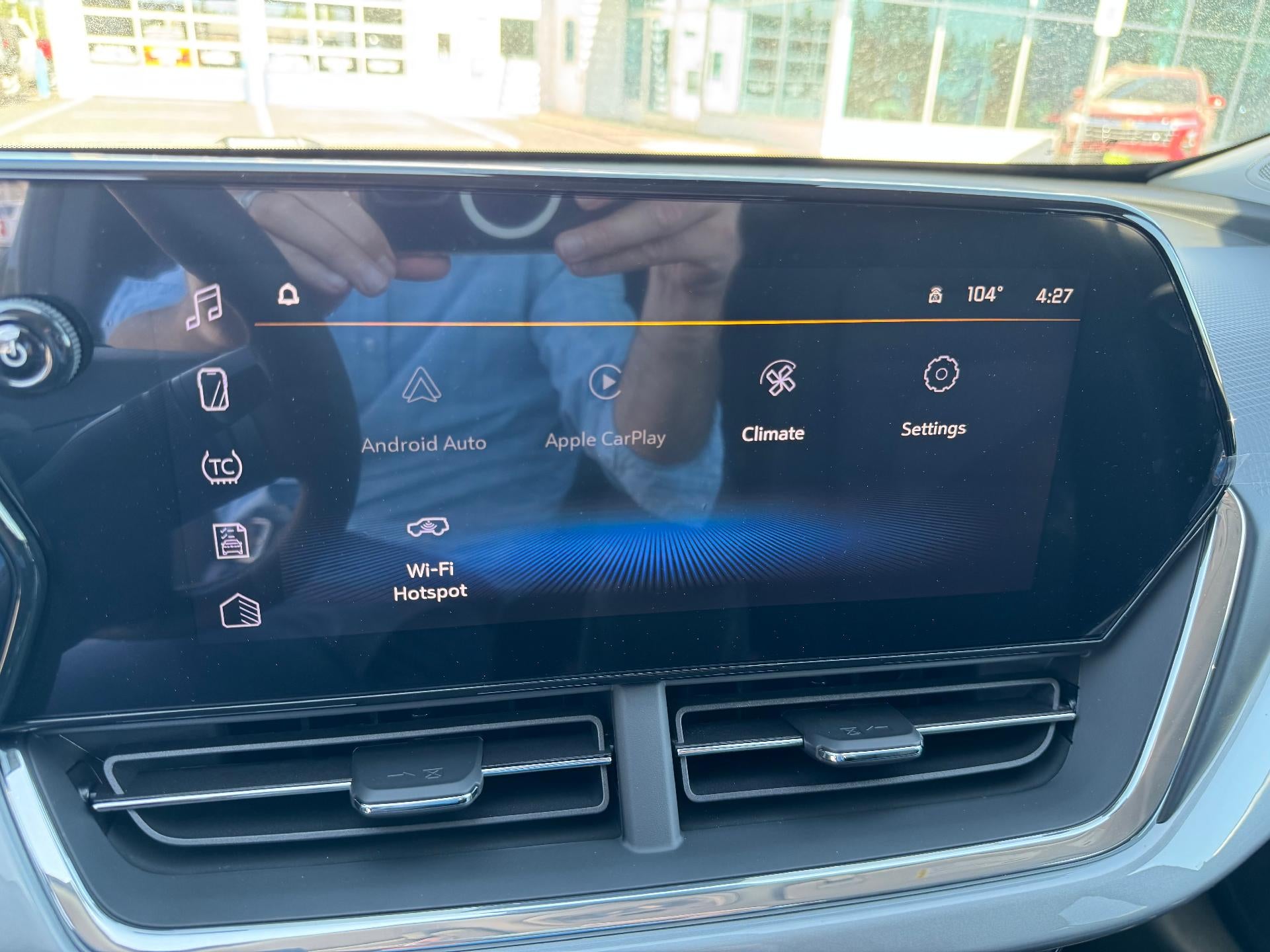 2025 Chevrolet Trax LT / ADAPTIVE CRUISE / HEATED SEATS / SAFETY PCKG / REMOTE START