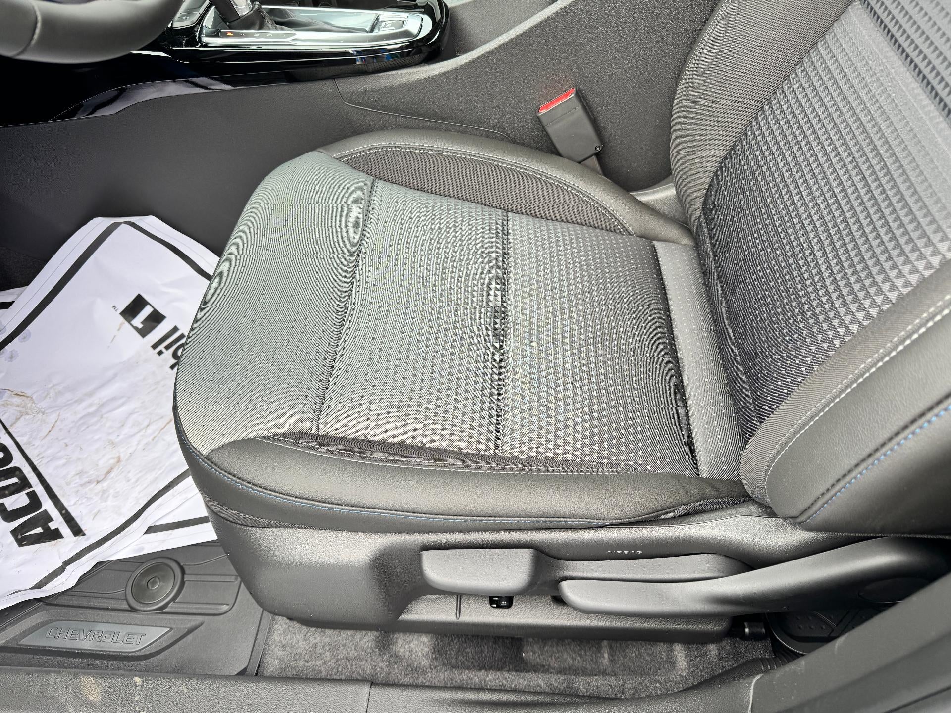 2026 Chevrolet Trax LT / ADAPTIVE CRUISE / HEATED SEATS / SAFETY PCKG / BLACKOUT PCKG