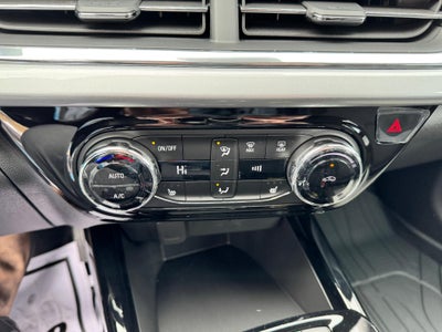 2026 Chevrolet Trax LT / ADAPTIVE CRUISE / HEATED SEATS / SAFETY PCKG / BLACKOUT PCKG