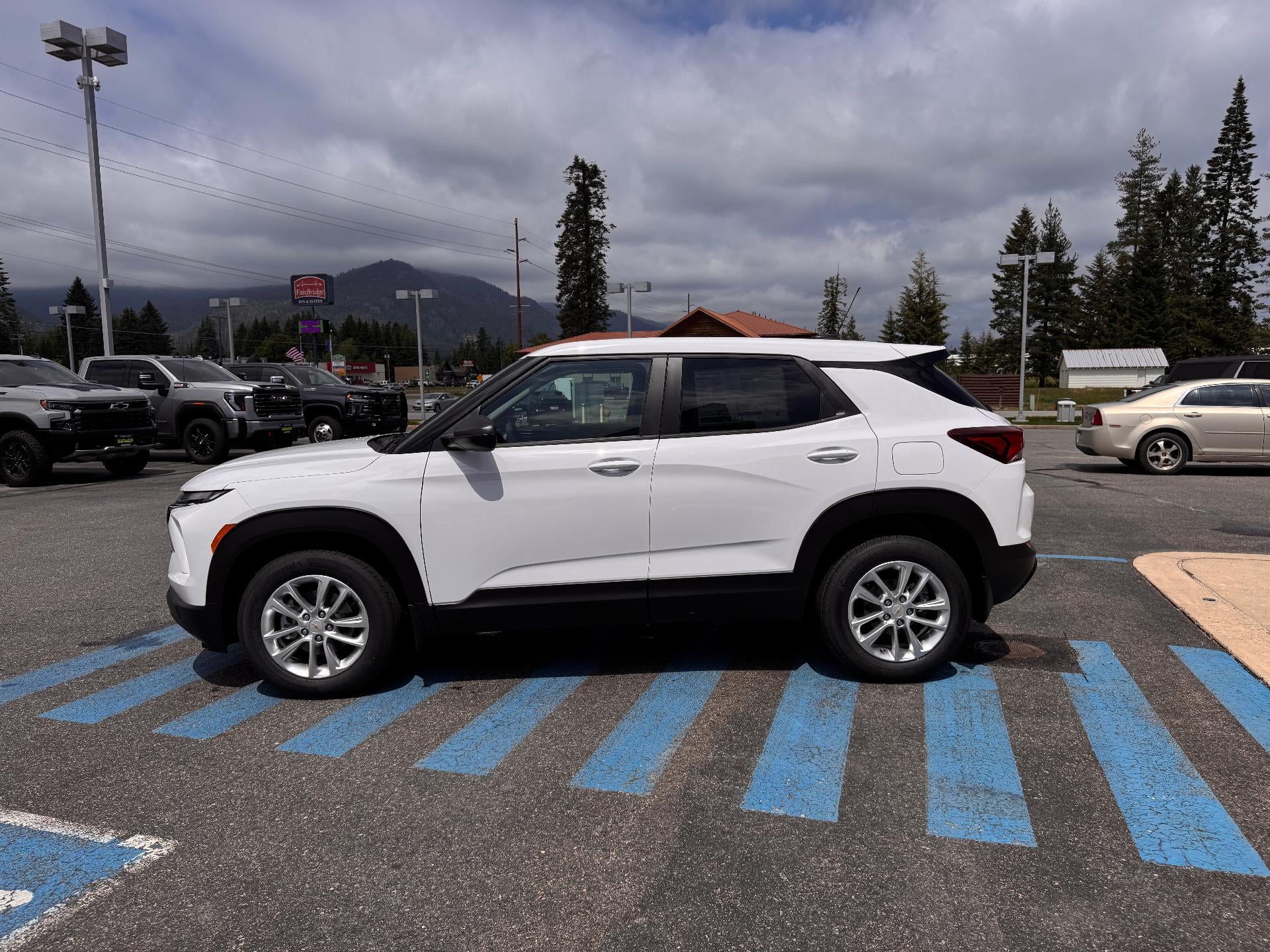 2026 Chevrolet Trailblazer LS / AWD / 1.3 TURBO / SAFETY PCKG / REAR CAM / BLUETOOTH