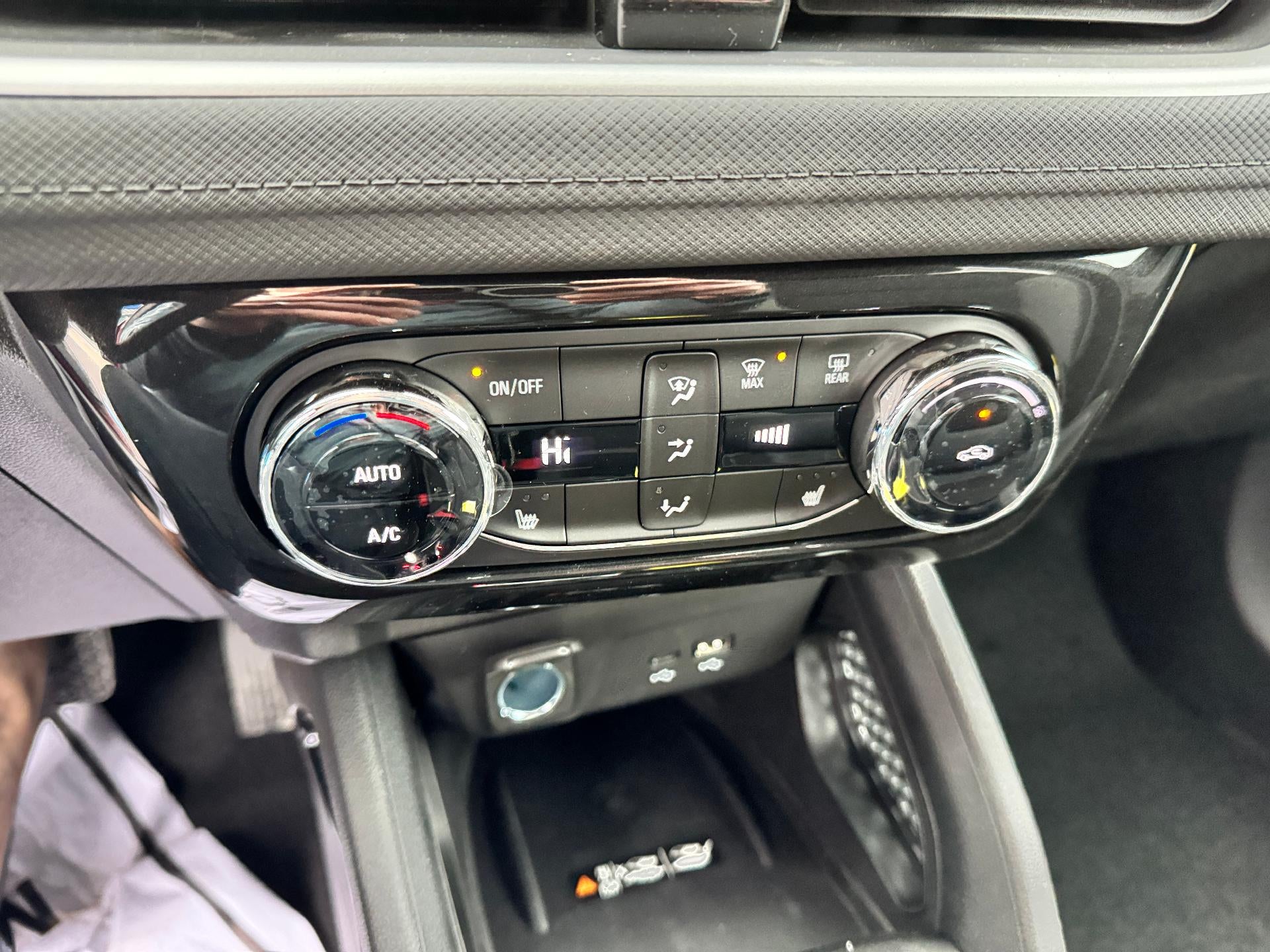 2026 Chevrolet Trailblazer LT / AWD / 1.3 TURBO / MIDNIGHT PCKG / HEATED SEATS / ADAPTIVE CRUISE
