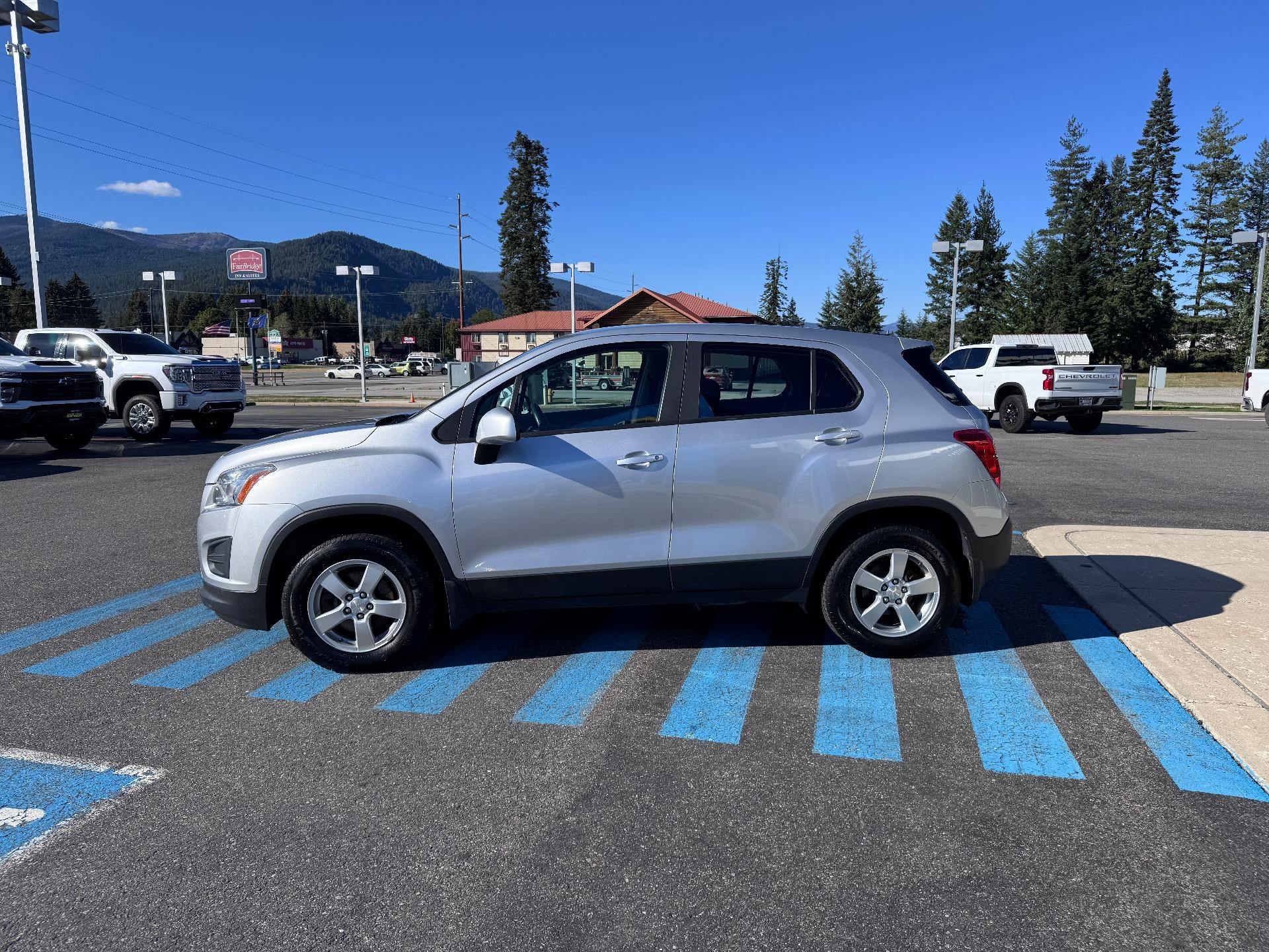 2015 Chevrolet Trax LS / ALL WHEEL DRIVE / 1.4 TURBO / BLUETOOTH / REAR CAM / 1 OWNER
