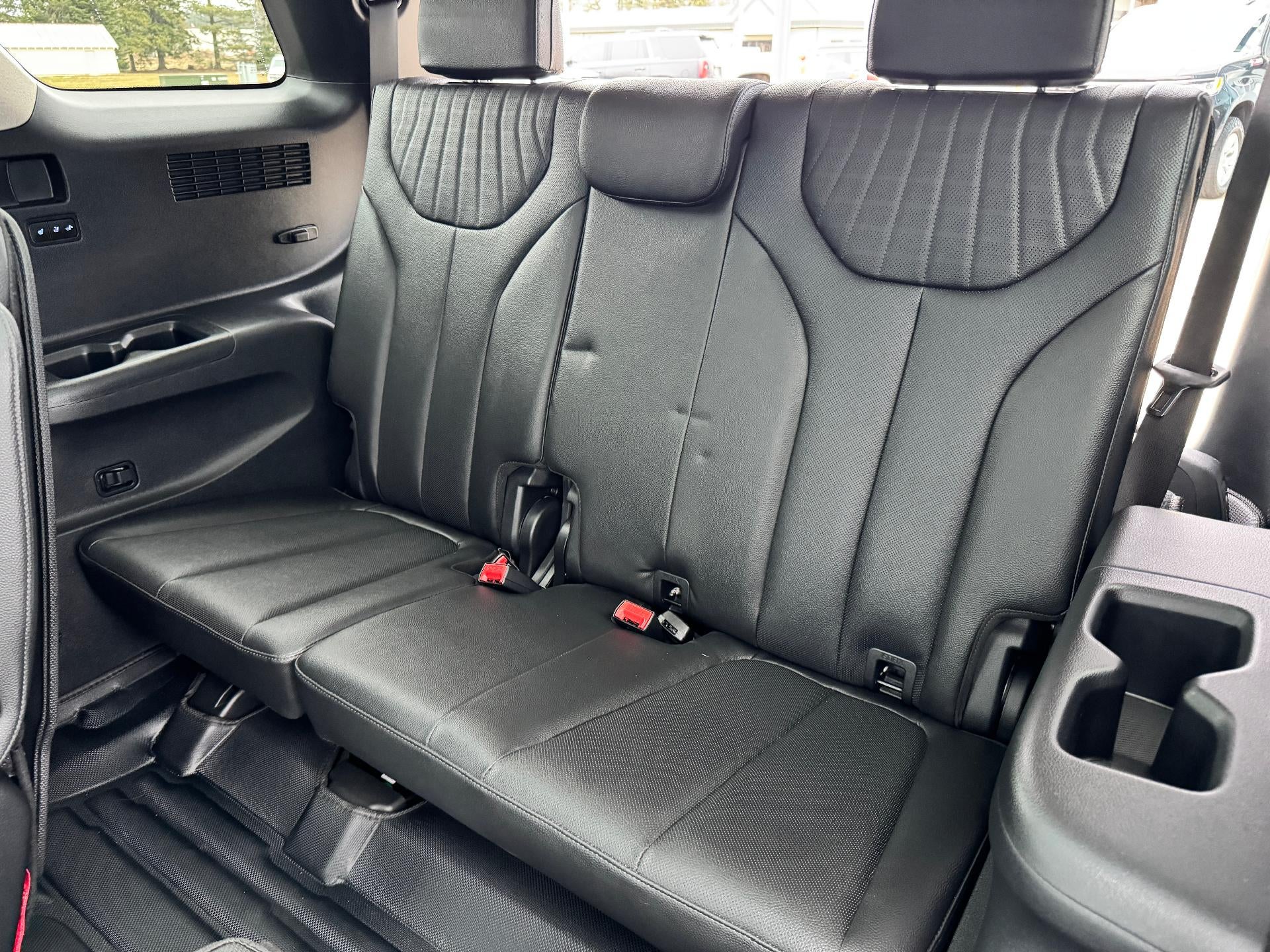 2025 Hyundai Palisade LIMITED / AWD / 3.8 LITER V6 / SURROUND VISION / SUNROOF / 1 OWNER / WARRANTY