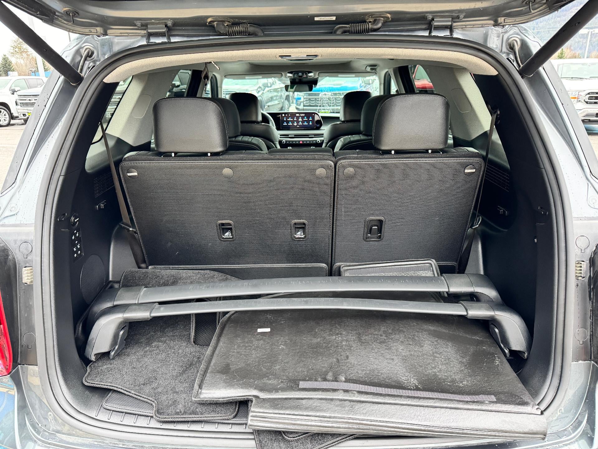 2025 Hyundai Palisade LIMITED / AWD / 3.8 LITER V6 / SURROUND VISION / SUNROOF / 1 OWNER / WARRANTY