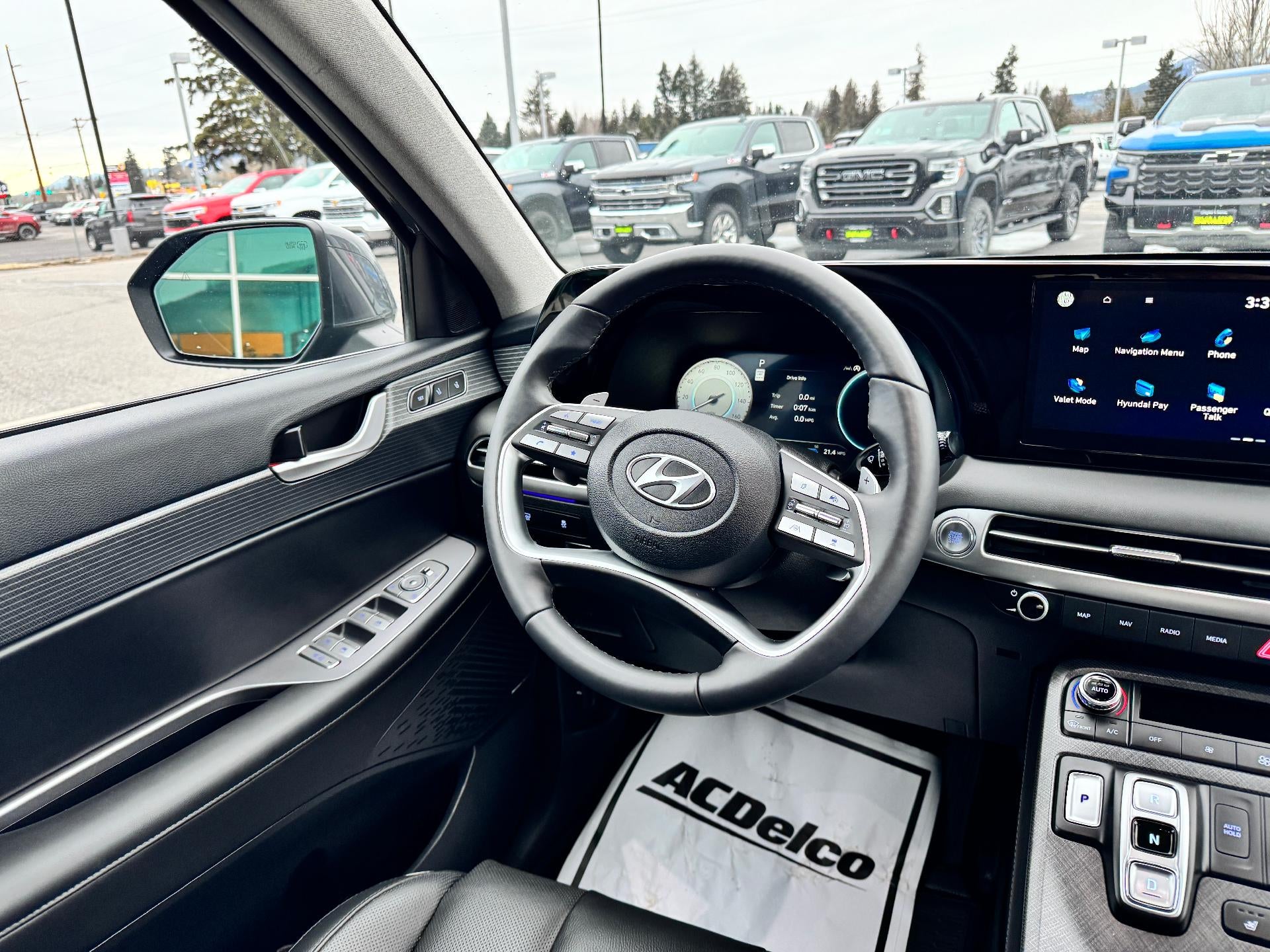 2025 Hyundai Palisade LIMITED / AWD / 3.8 LITER V6 / SURROUND VISION / SUNROOF / 1 OWNER / WARRANTY