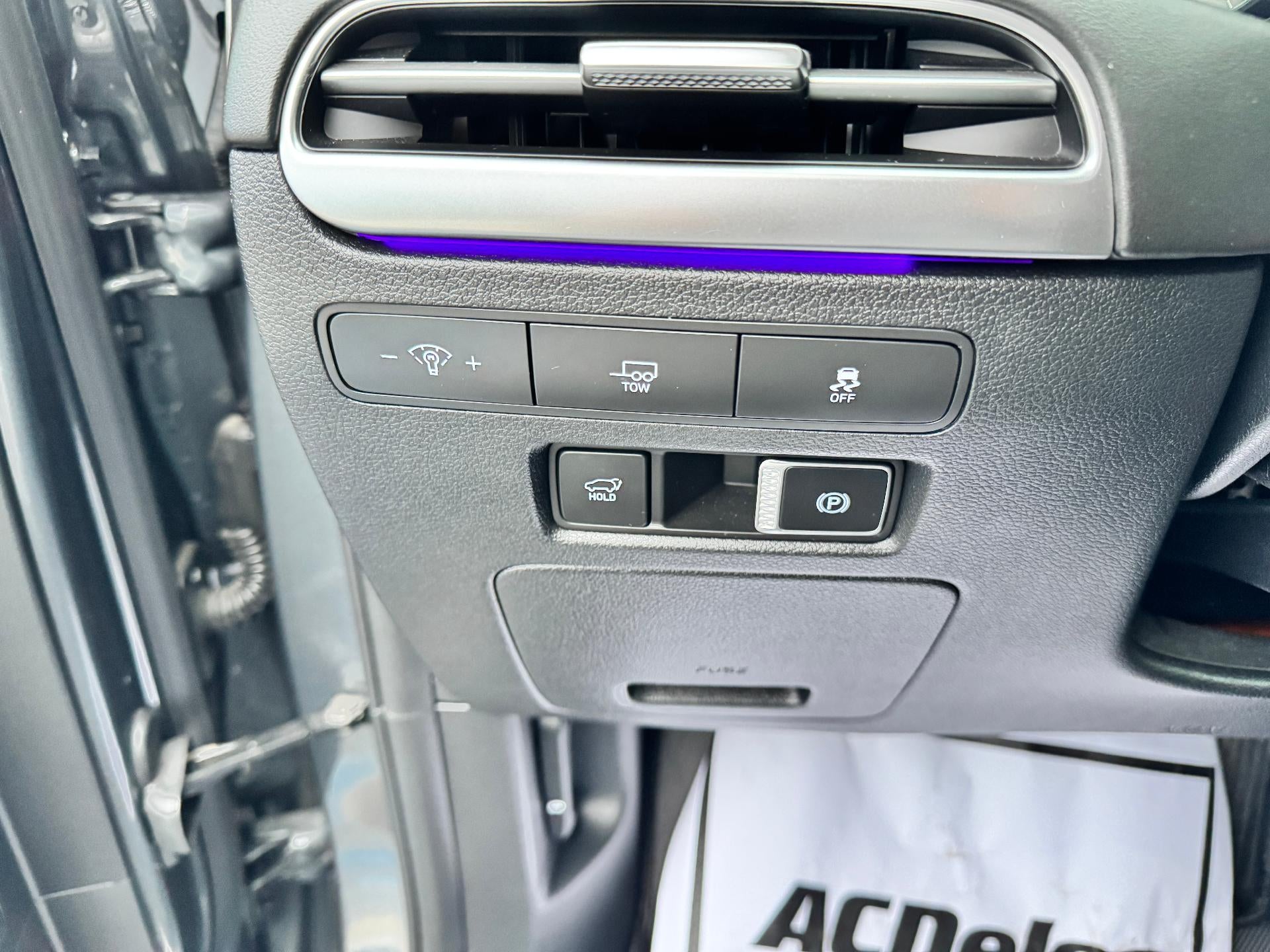 2025 Hyundai Palisade LIMITED / AWD / 3.8 LITER V6 / SURROUND VISION / SUNROOF / 1 OWNER / WARRANTY