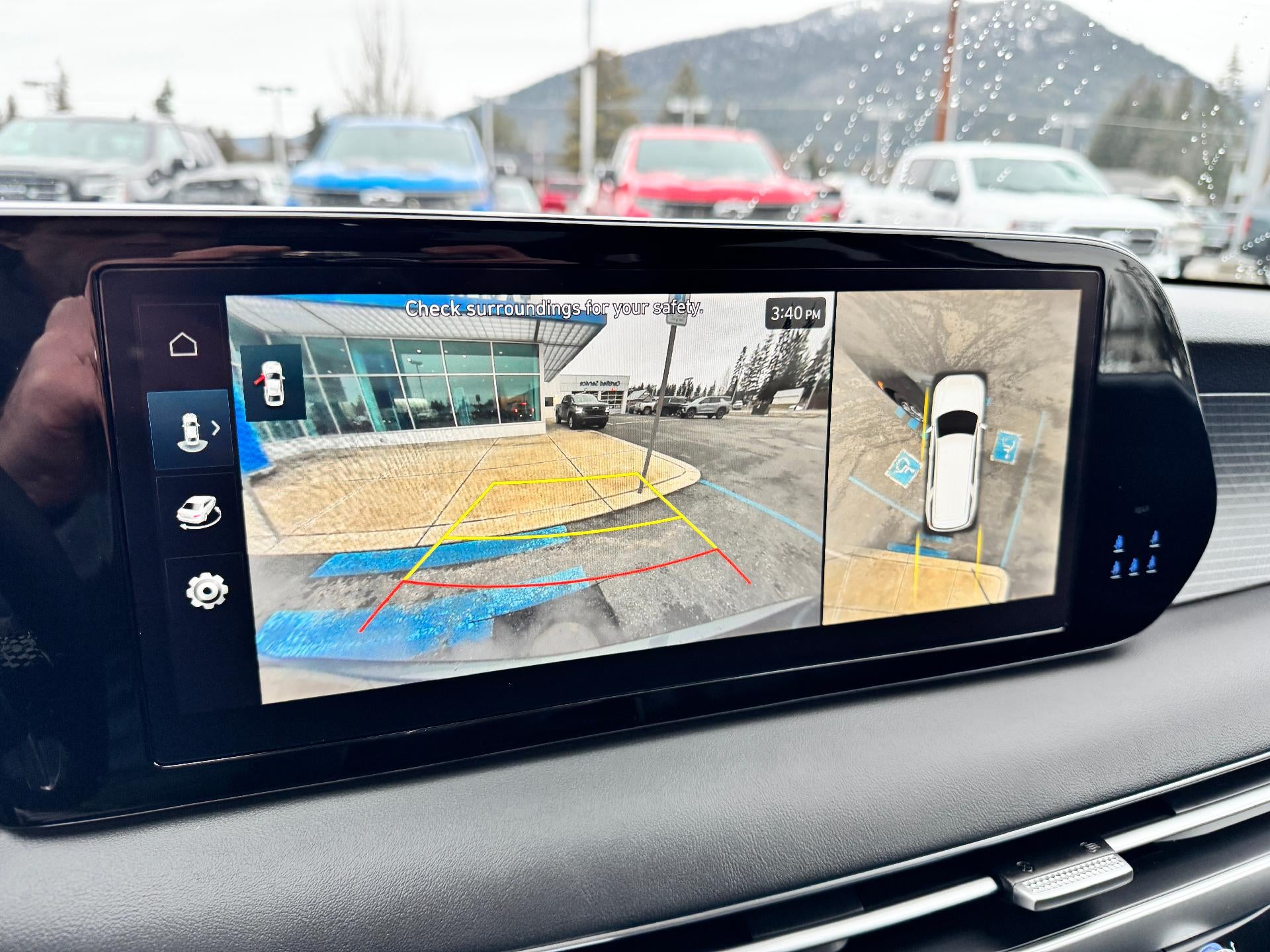 2025 Hyundai Palisade LIMITED / AWD / 3.8 LITER V6 / SURROUND VISION / SUNROOF / 1 OWNER / WARRANTY