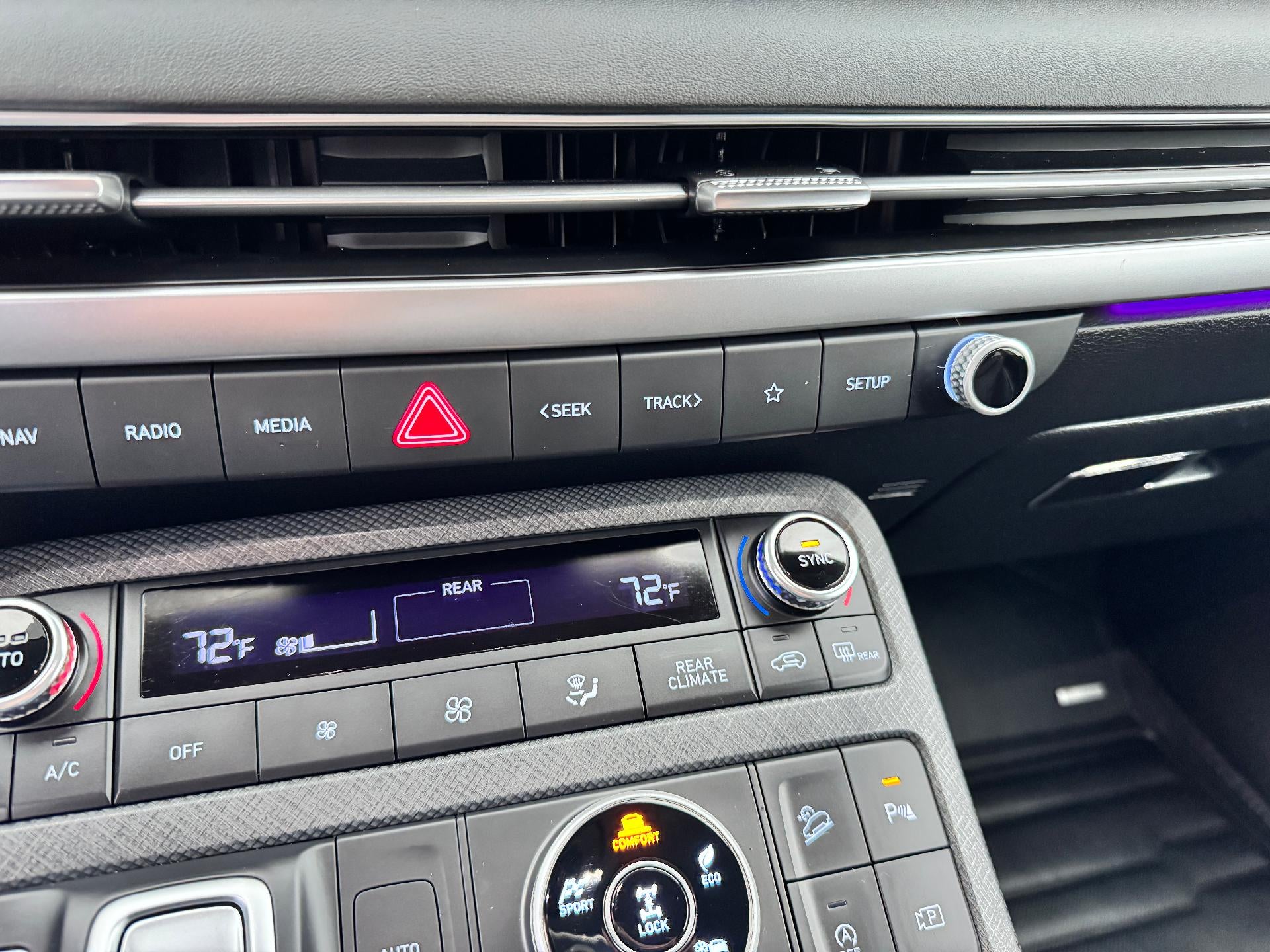 2025 Hyundai Palisade LIMITED / AWD / 3.8 LITER V6 / SURROUND VISION / SUNROOF / 1 OWNER / WARRANTY