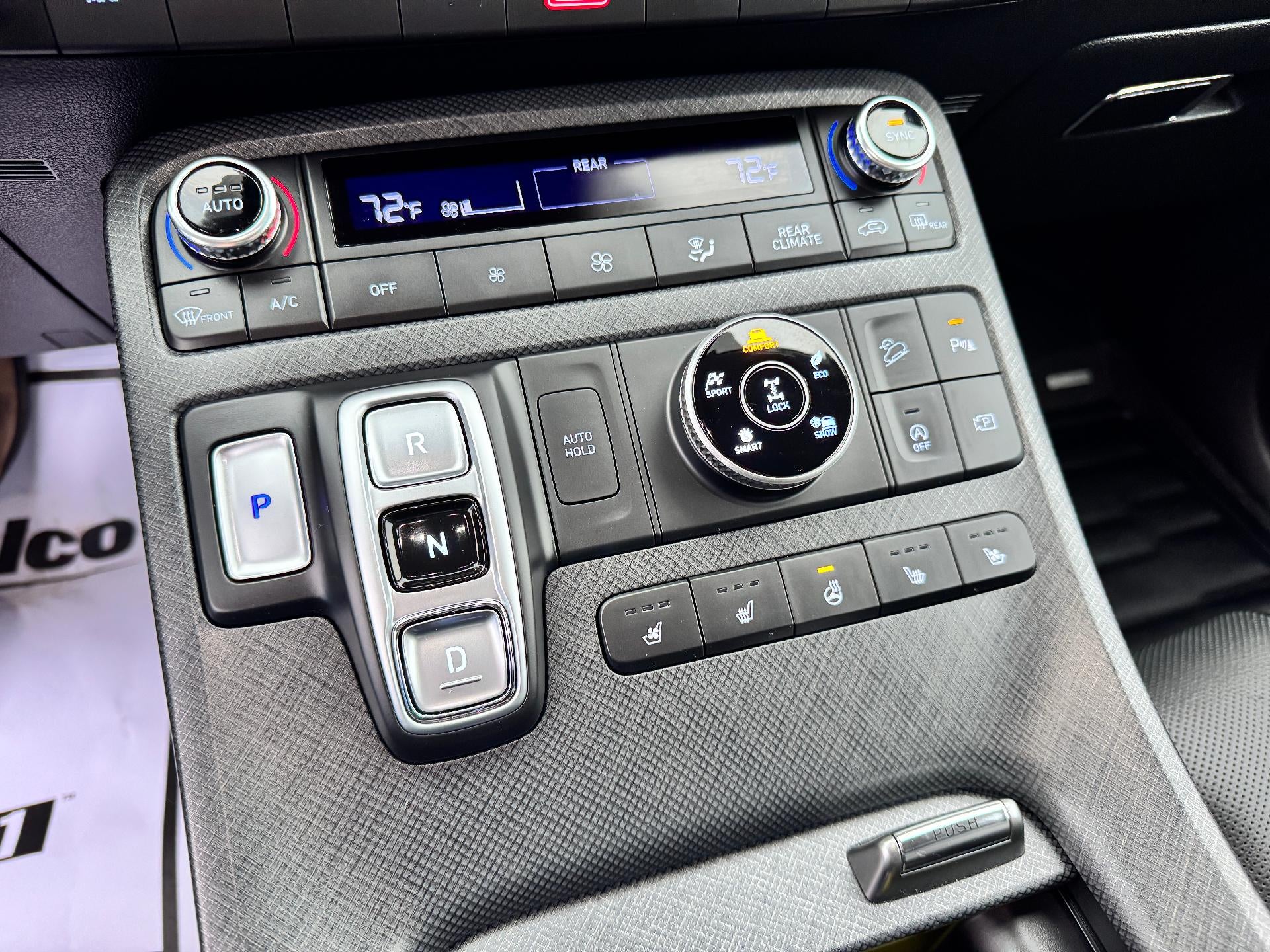 2025 Hyundai Palisade LIMITED / AWD / 3.8 LITER V6 / SURROUND VISION / SUNROOF / 1 OWNER / WARRANTY