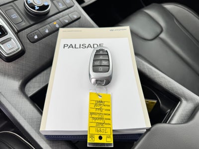 2025 Hyundai Palisade LIMITED / AWD / 3.8 LITER V6 / SURROUND VISION / SUNROOF / 1 OWNER / WARRANTY