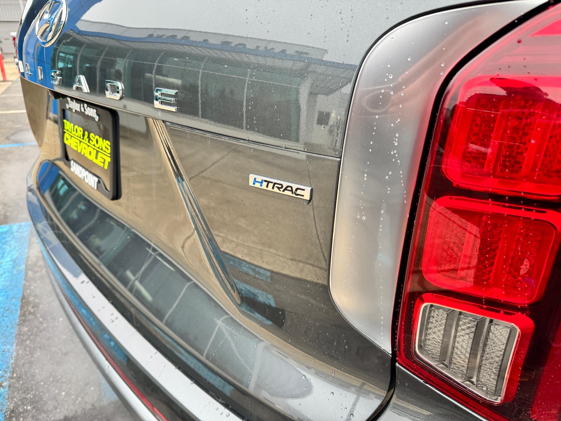 2025 Hyundai Palisade LIMITED / AWD / 3.8 LITER V6 / SURROUND VISION / SUNROOF / 1 OWNER / WARRANTY