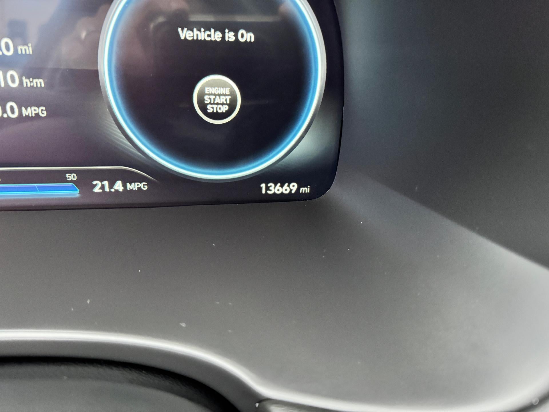 2025 Hyundai Palisade LIMITED / AWD / 3.8 LITER V6 / SURROUND VISION / SUNROOF / 1 OWNER / WARRANTY